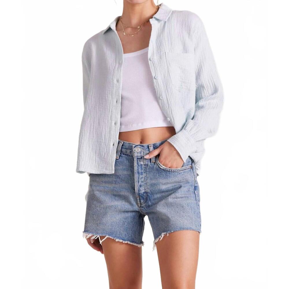 NEW ELLIA BOUTIQUE bobbi cropped button front long sleeve top in powder blue
